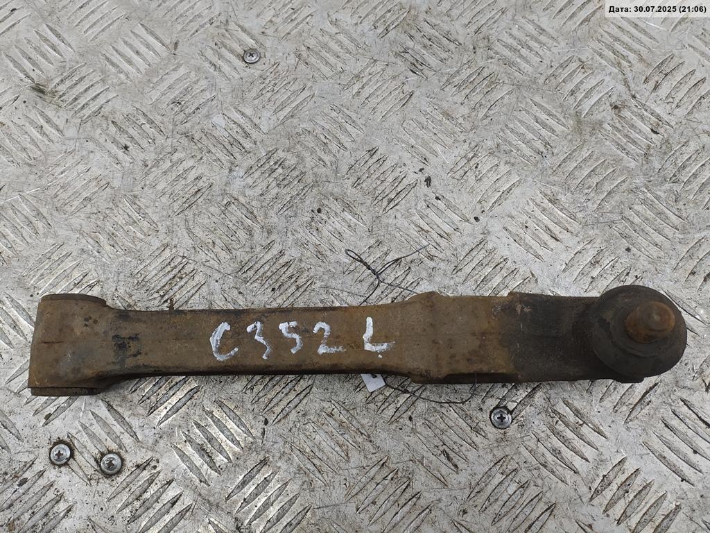 Рычаг передний левый