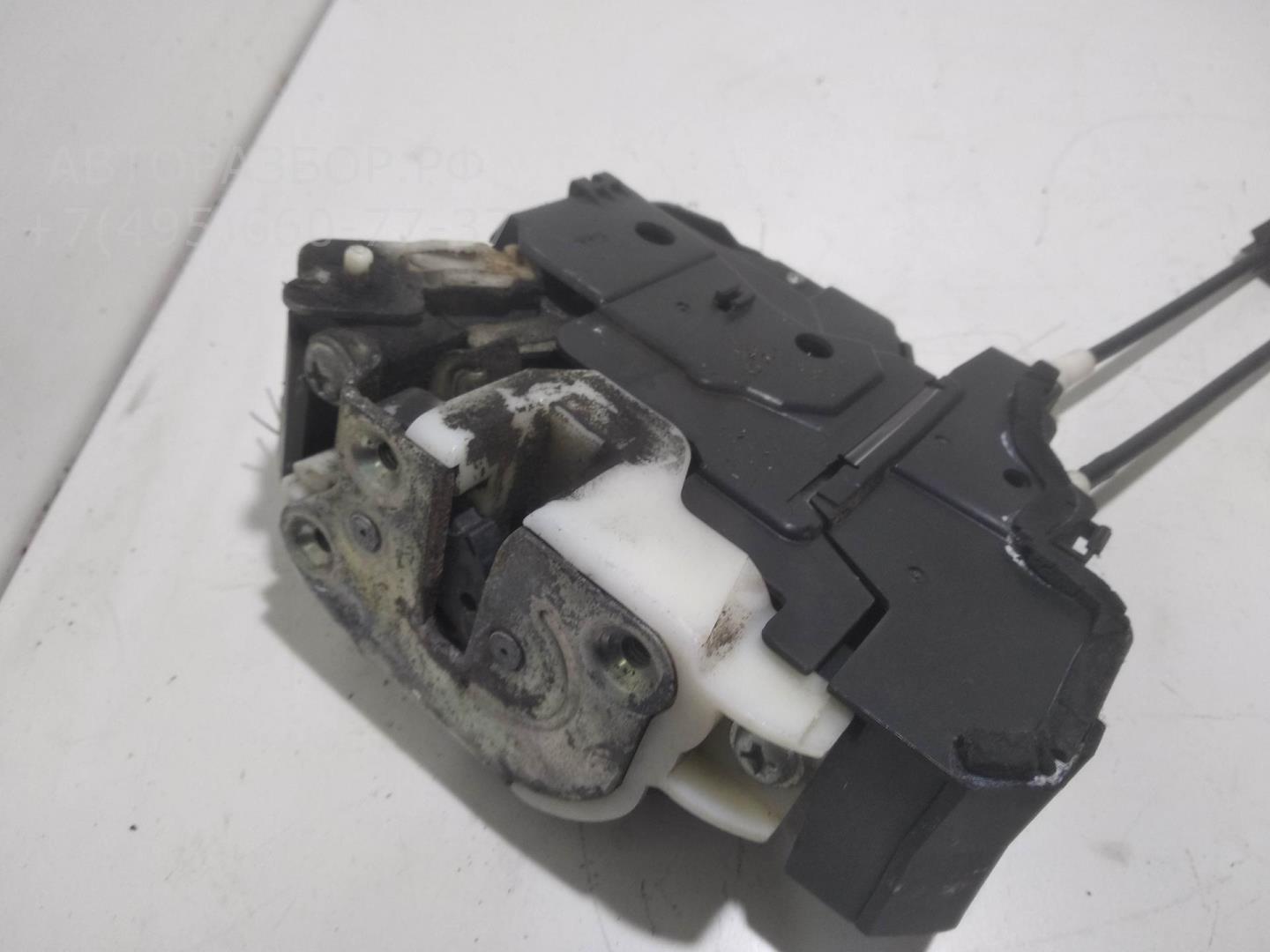 Замок двери задней правой