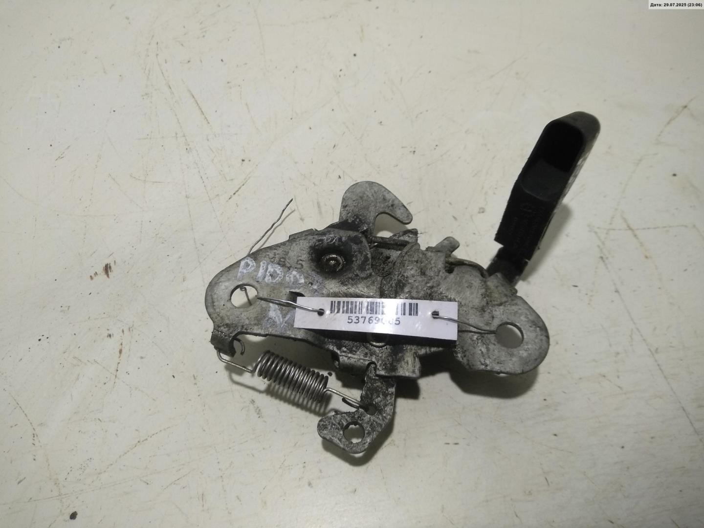 Замок капота