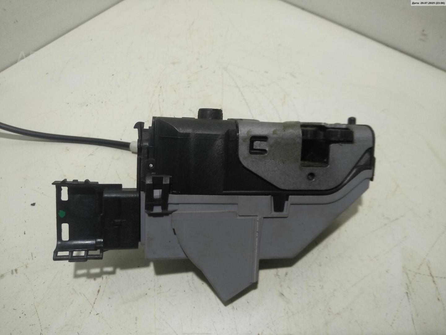 Замок двери задней левой