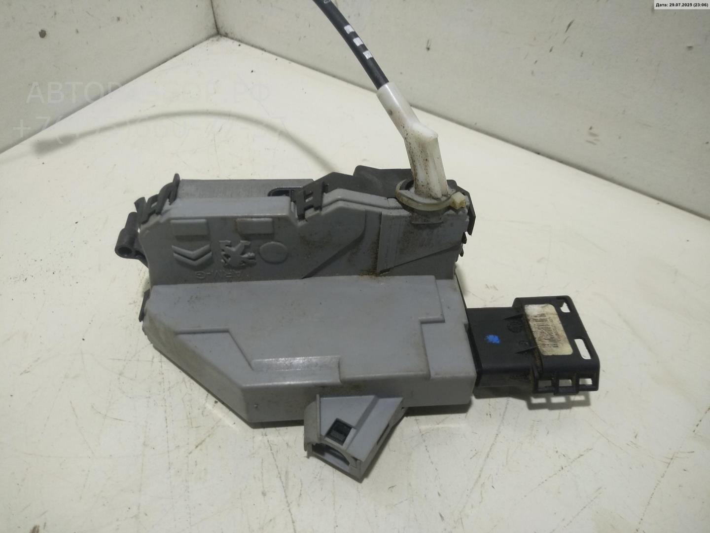 Замок двери задней левой