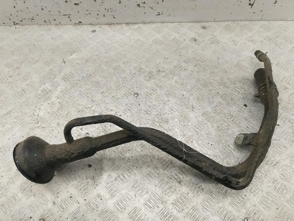 Горловина топливного бака