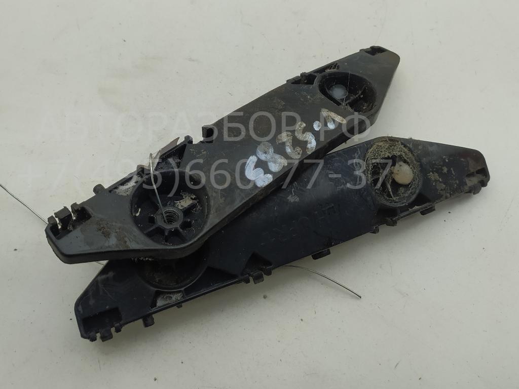 Кронштейн заднего бампера