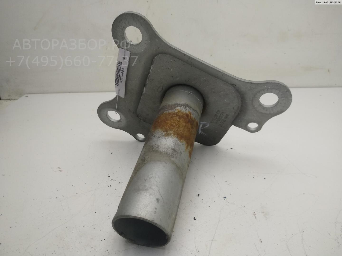 Кронштейн переднего бампера правый