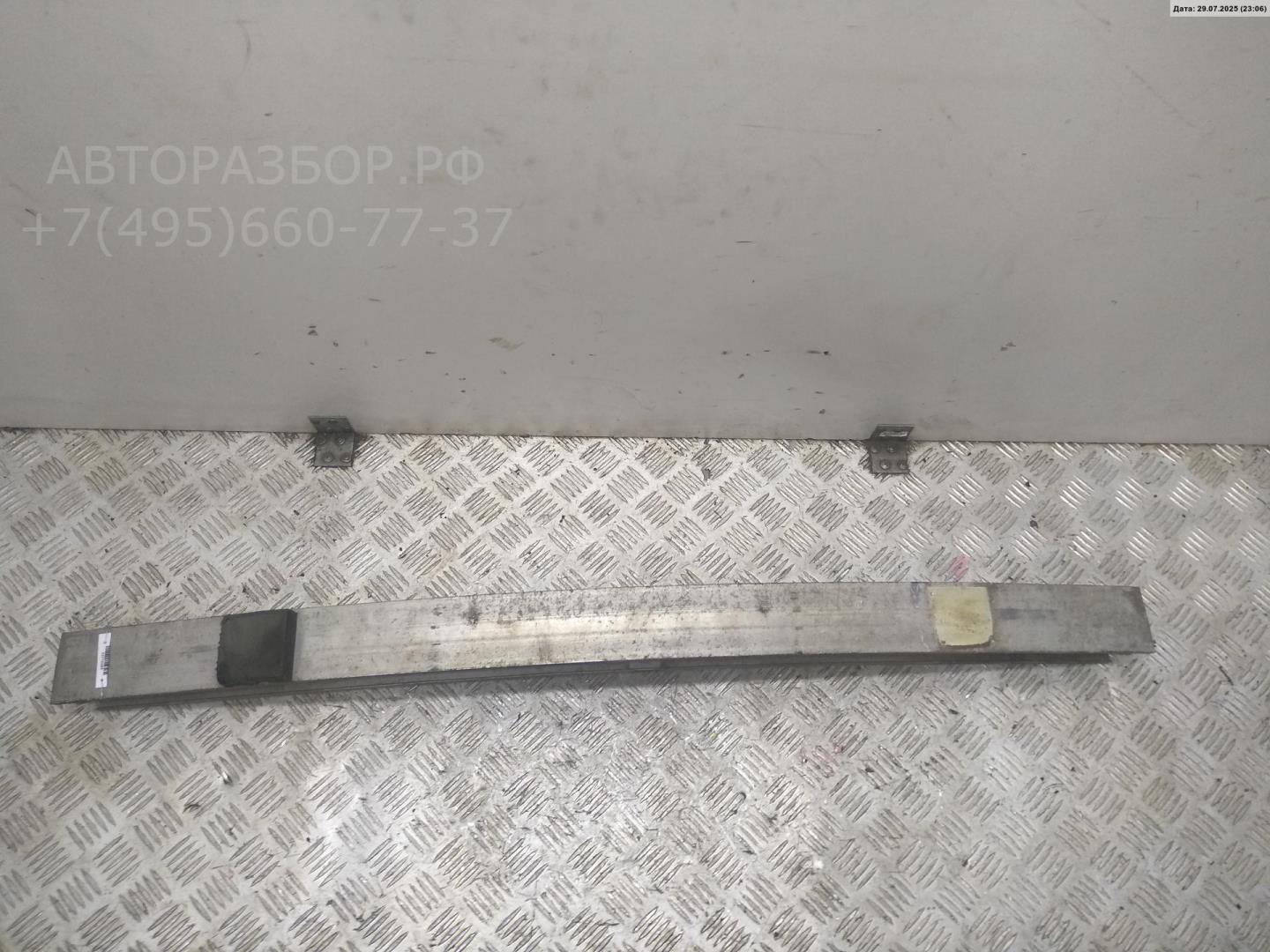 Усилитель переднего бампера