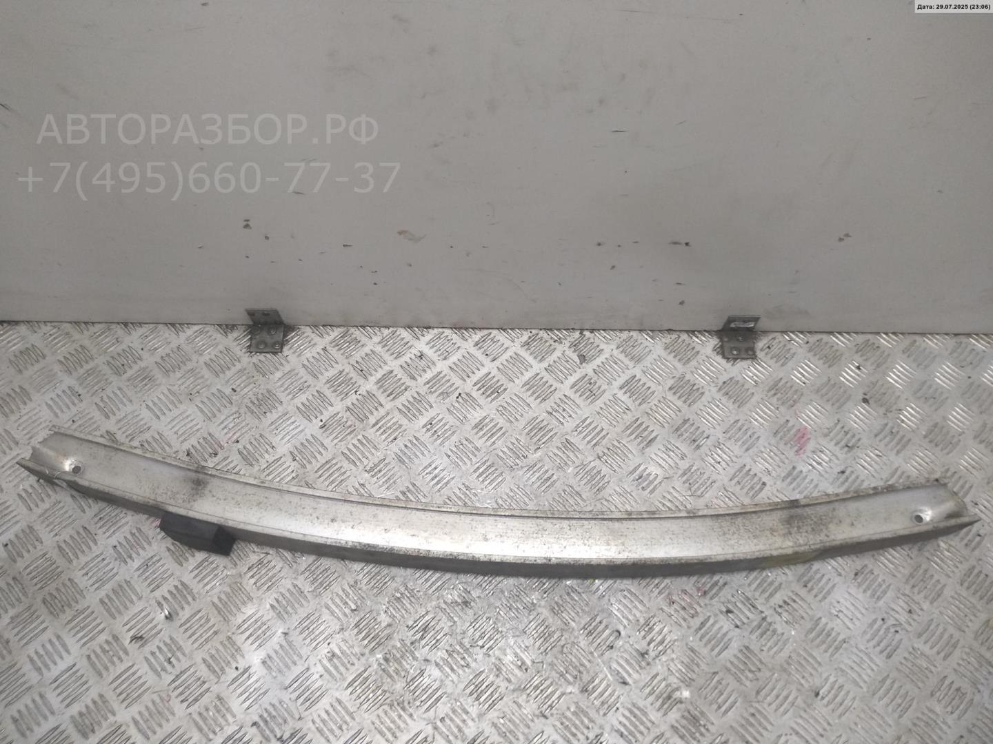 Усилитель переднего бампера