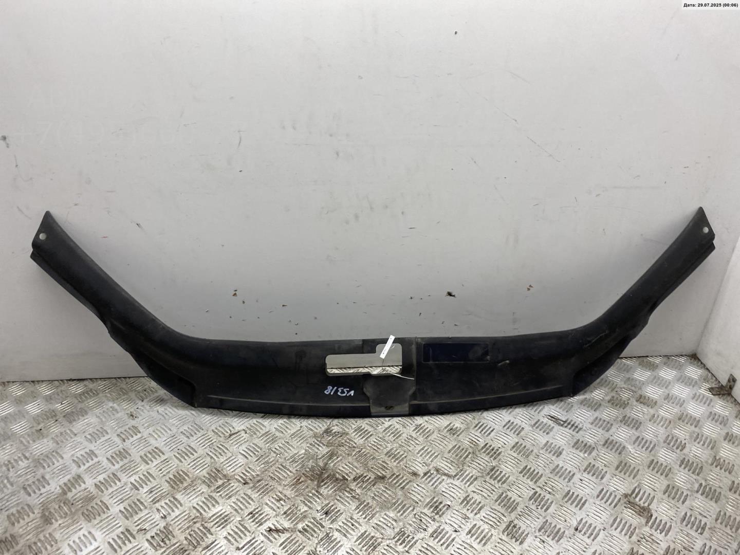 Кожух замка капота