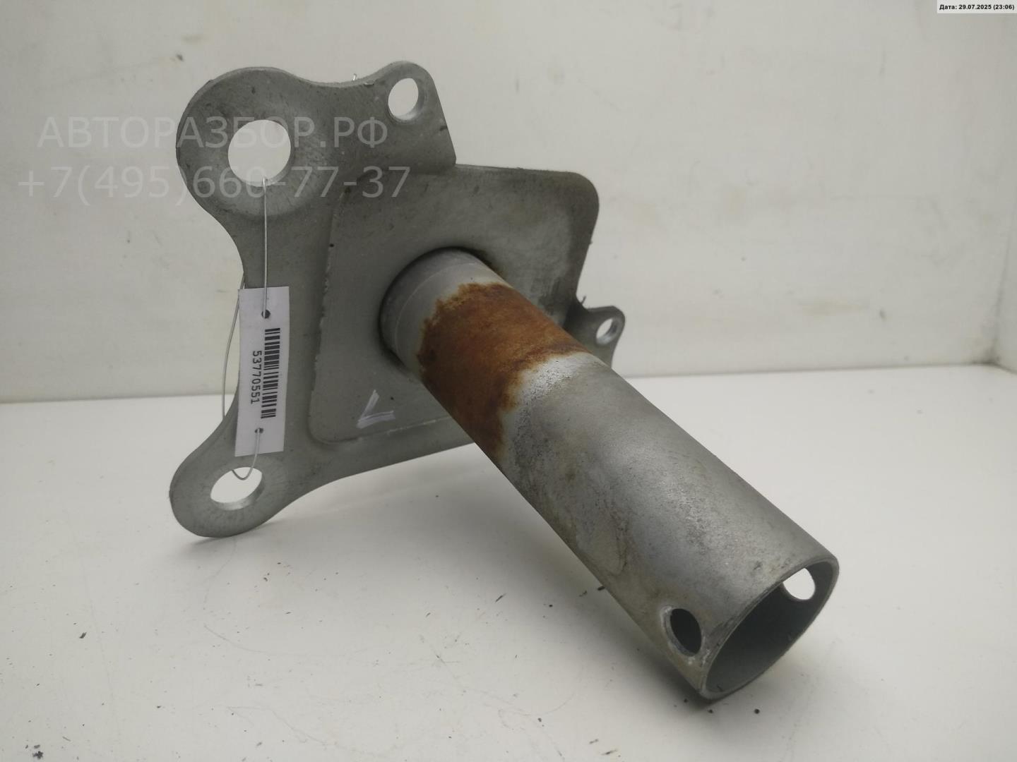 Кронштейн переднего бампера левый