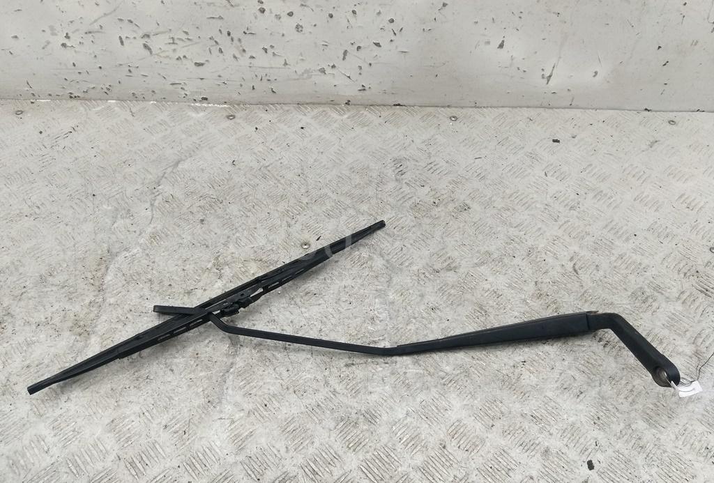 Поводок стеклоочистителя передний правый