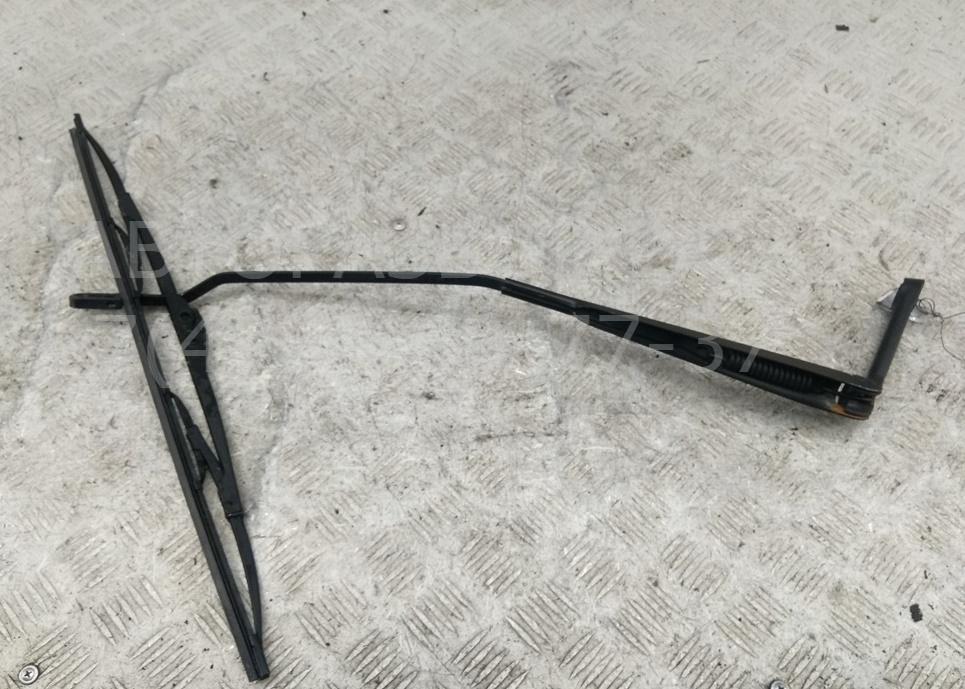 Поводок стеклоочистителя передний правый