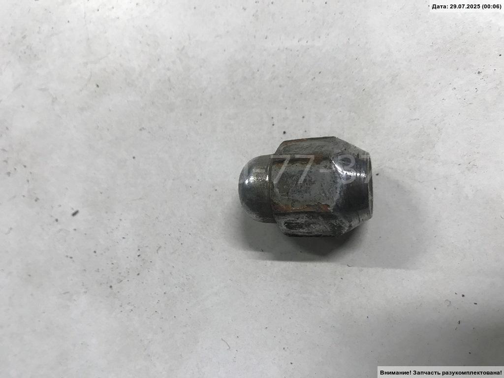 Болт колесный