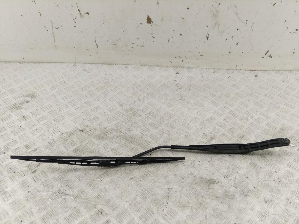 Поводок стеклоочистителя передний правый