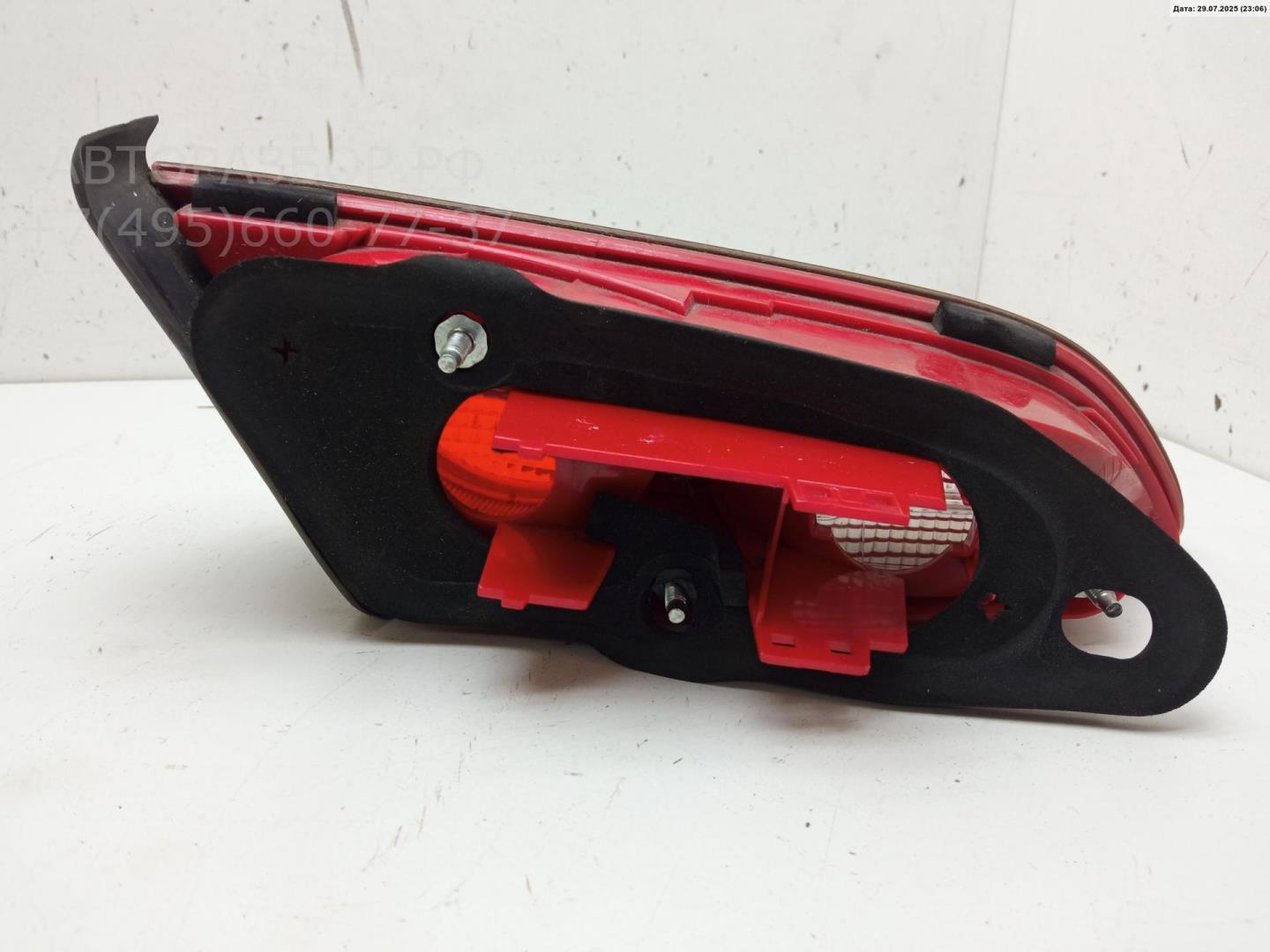 Фонарь задний внутренний правый