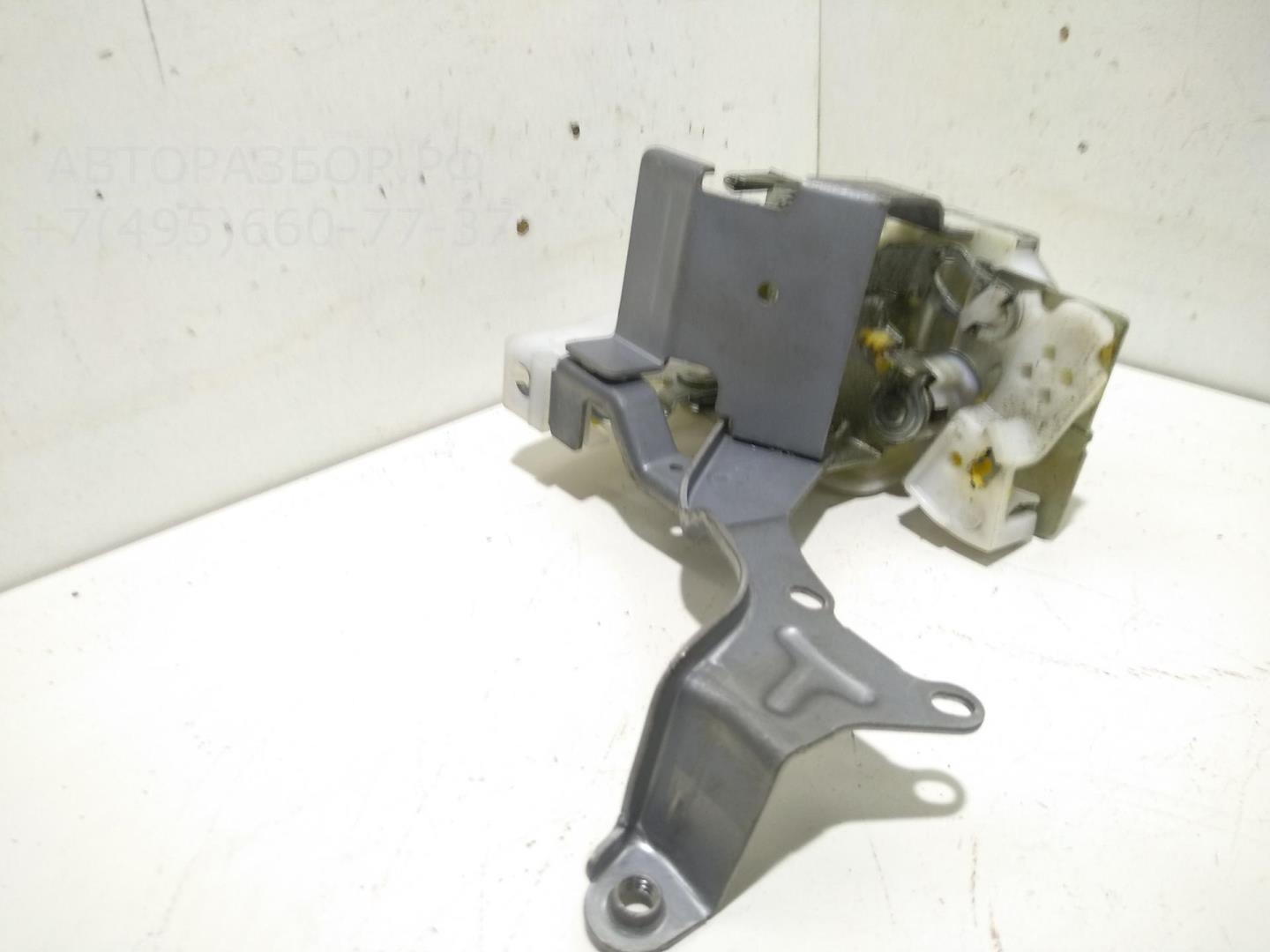 Замок двери задней левой