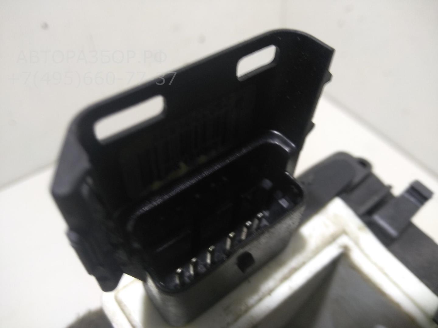 Замок двери передней правой