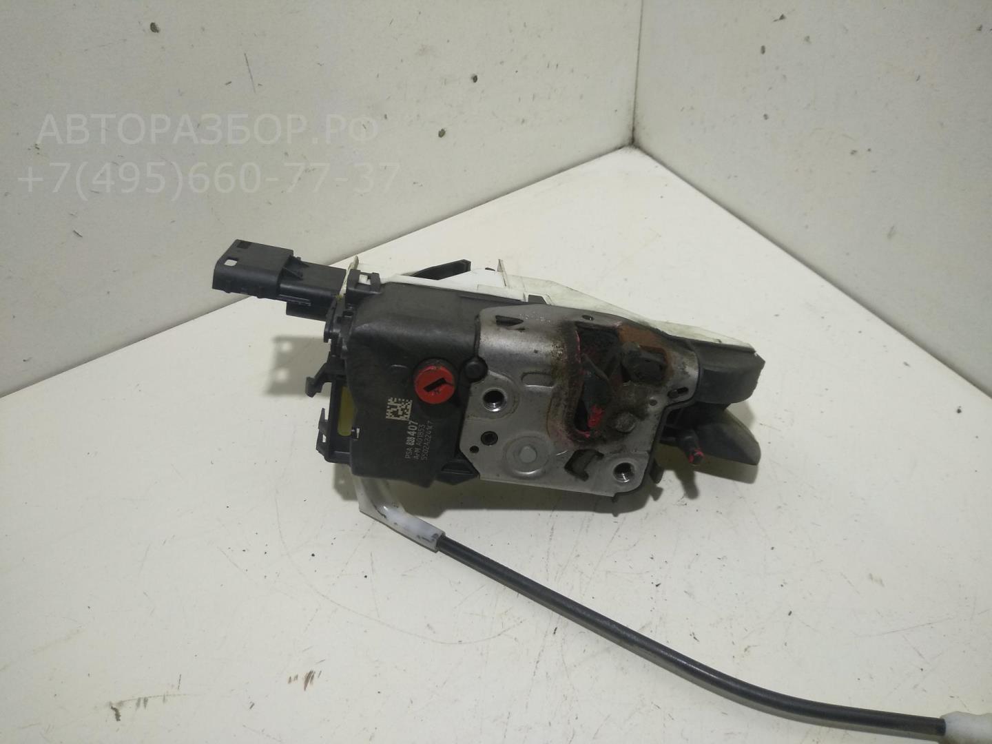 Замок двери передней правой