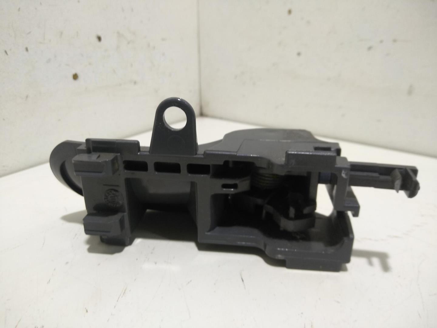 Ручка двери передней внутренняя левая