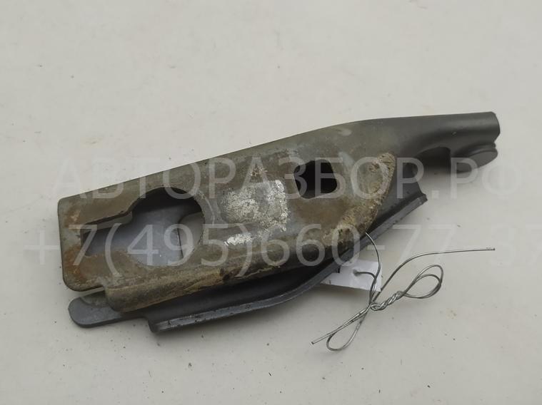 Петля капота левая