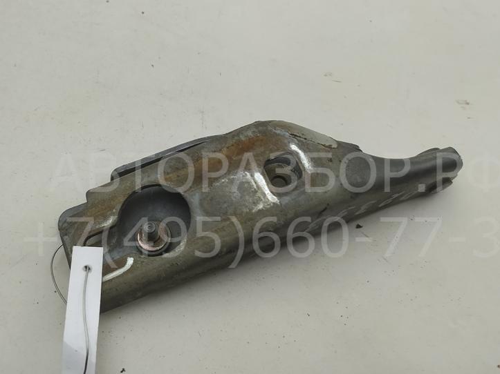 Петля капота правая