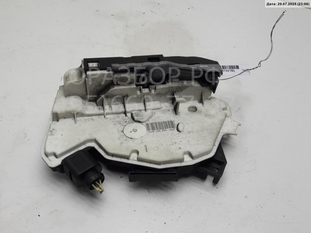 Замок двери передней левой