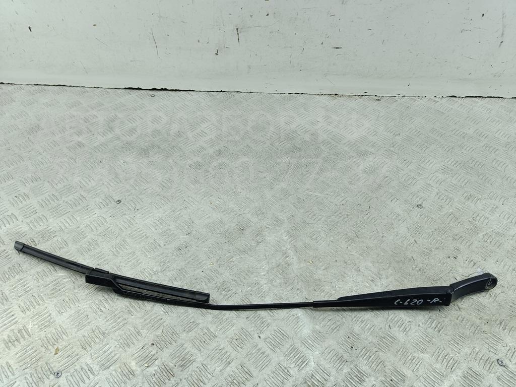 Поводок стеклоочистителя передний правый