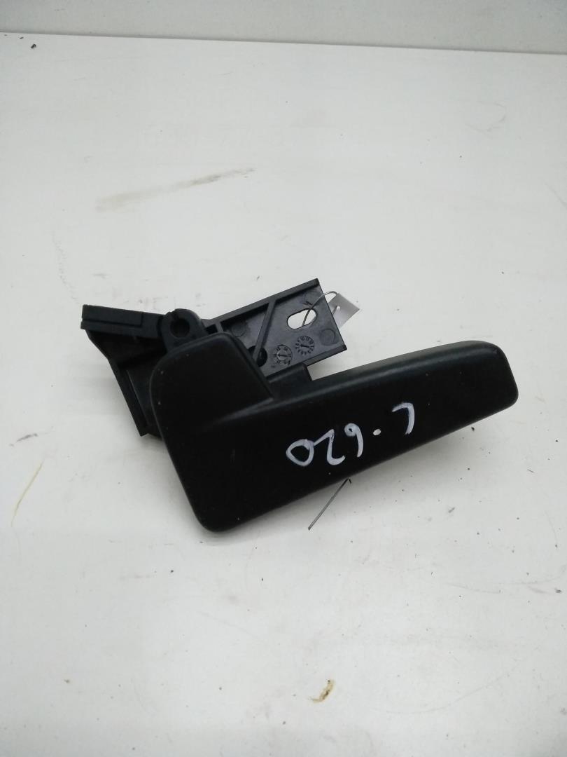 Ручка открывания капота