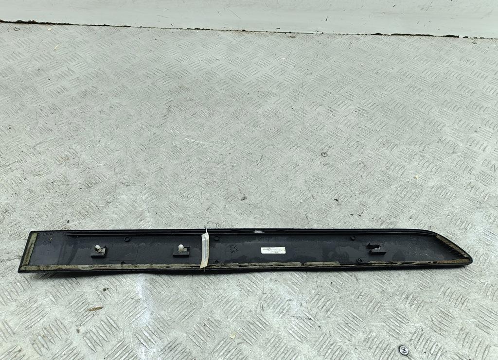 Накладка двери задней левой