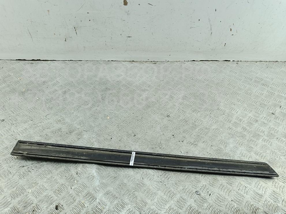 Накладка двери задней левой