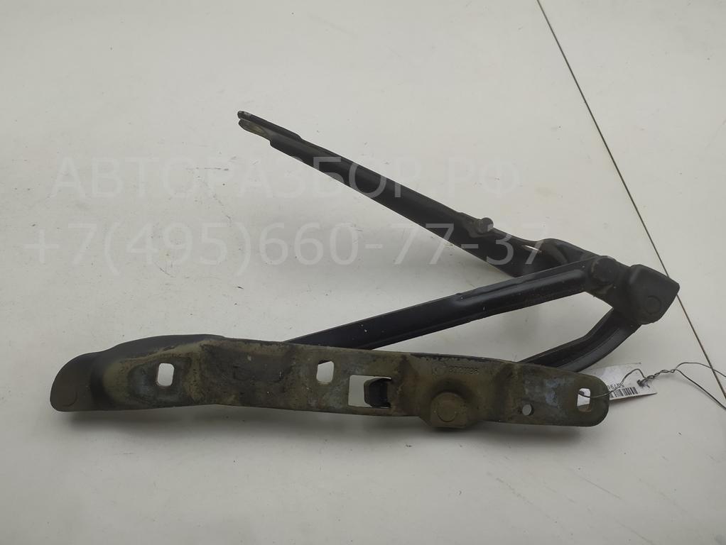 Петля крышки багажника