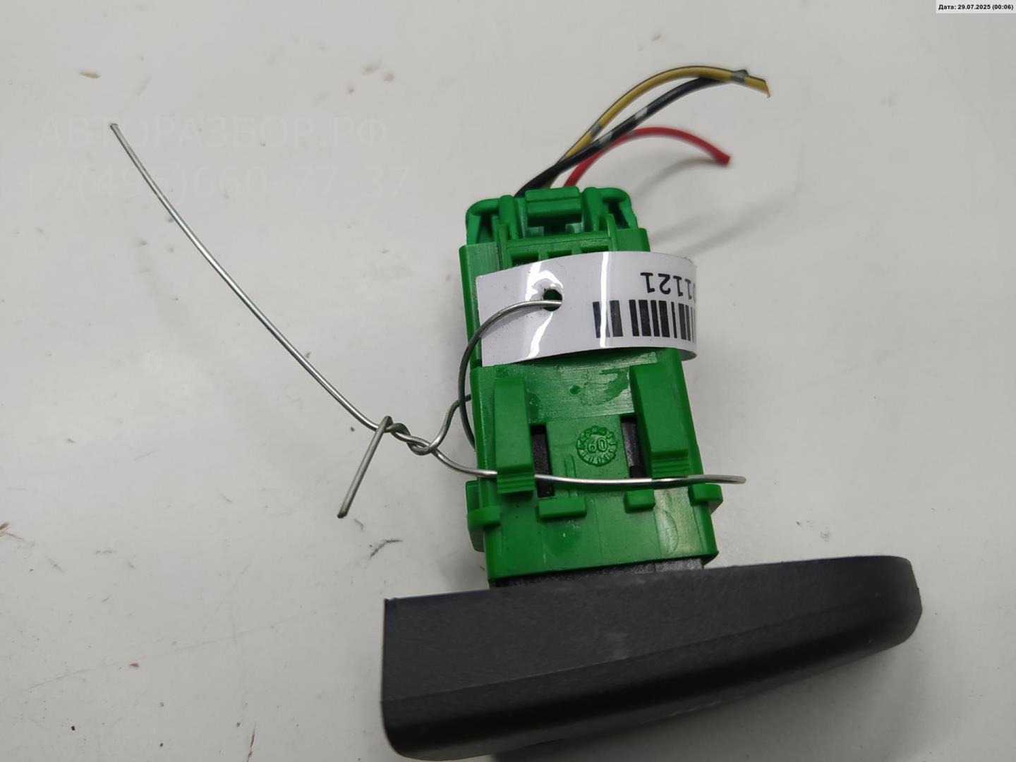 Кнопка обогрева заднего стекла