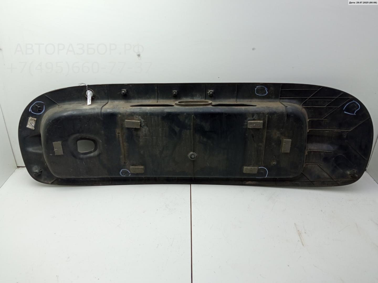 Накладка крышки багажника