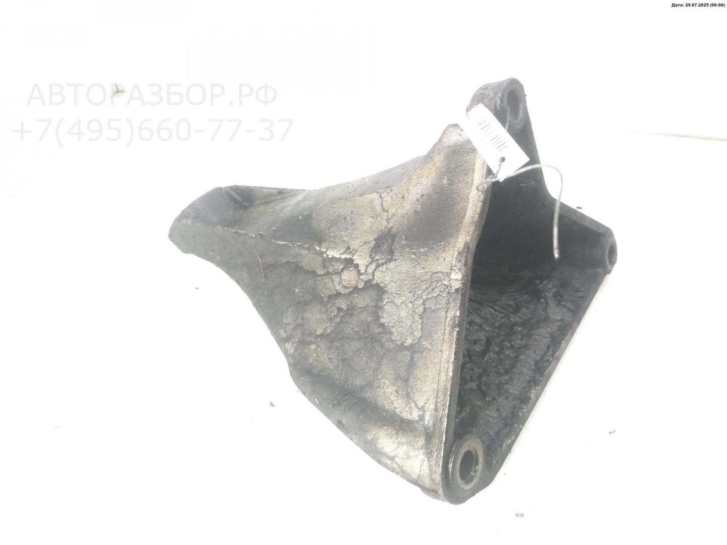 Кронштейн двигателя правый