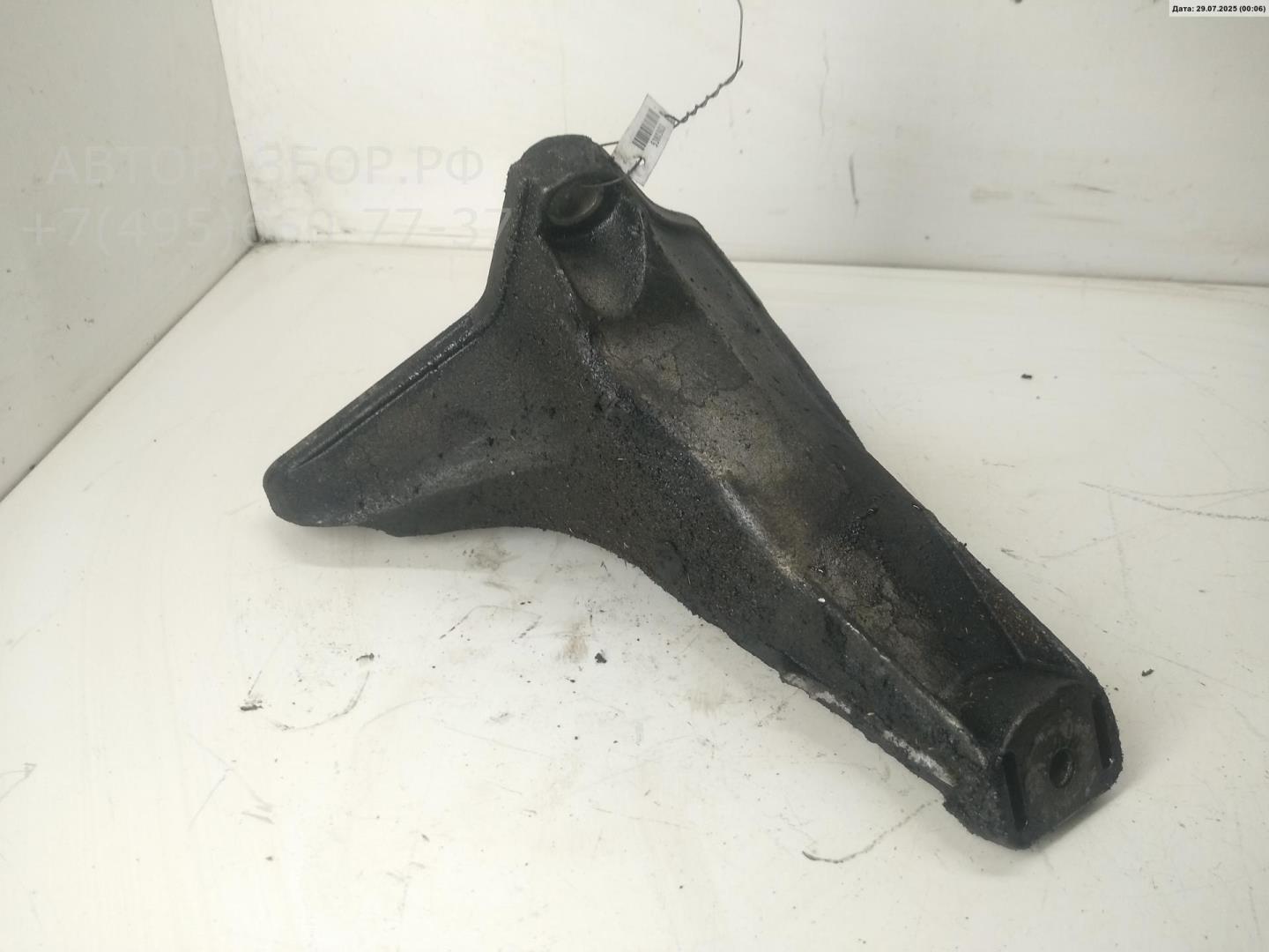 Кронштейн двигателя правый