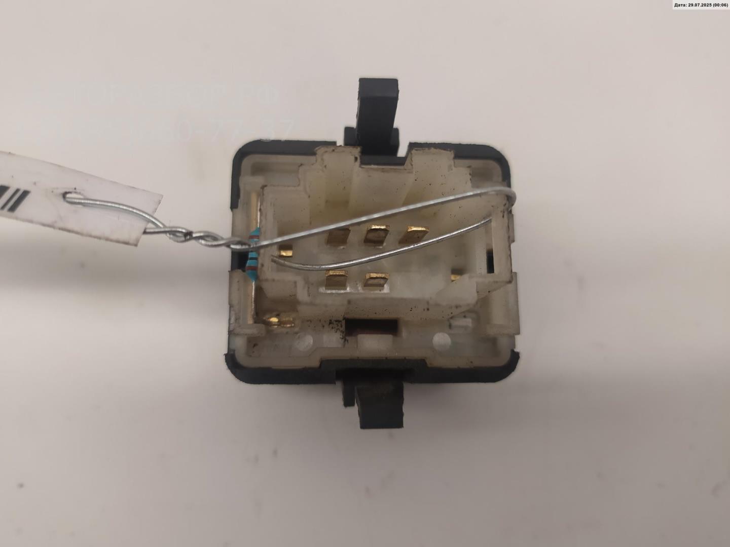 Кнопка стеклоподъемника