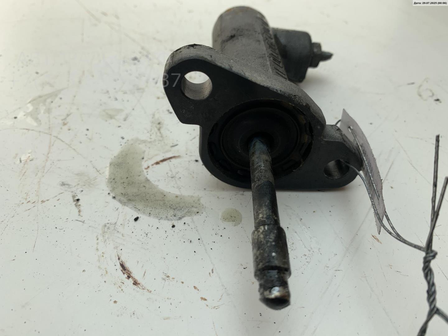 Цилиндр сцепления рабочий