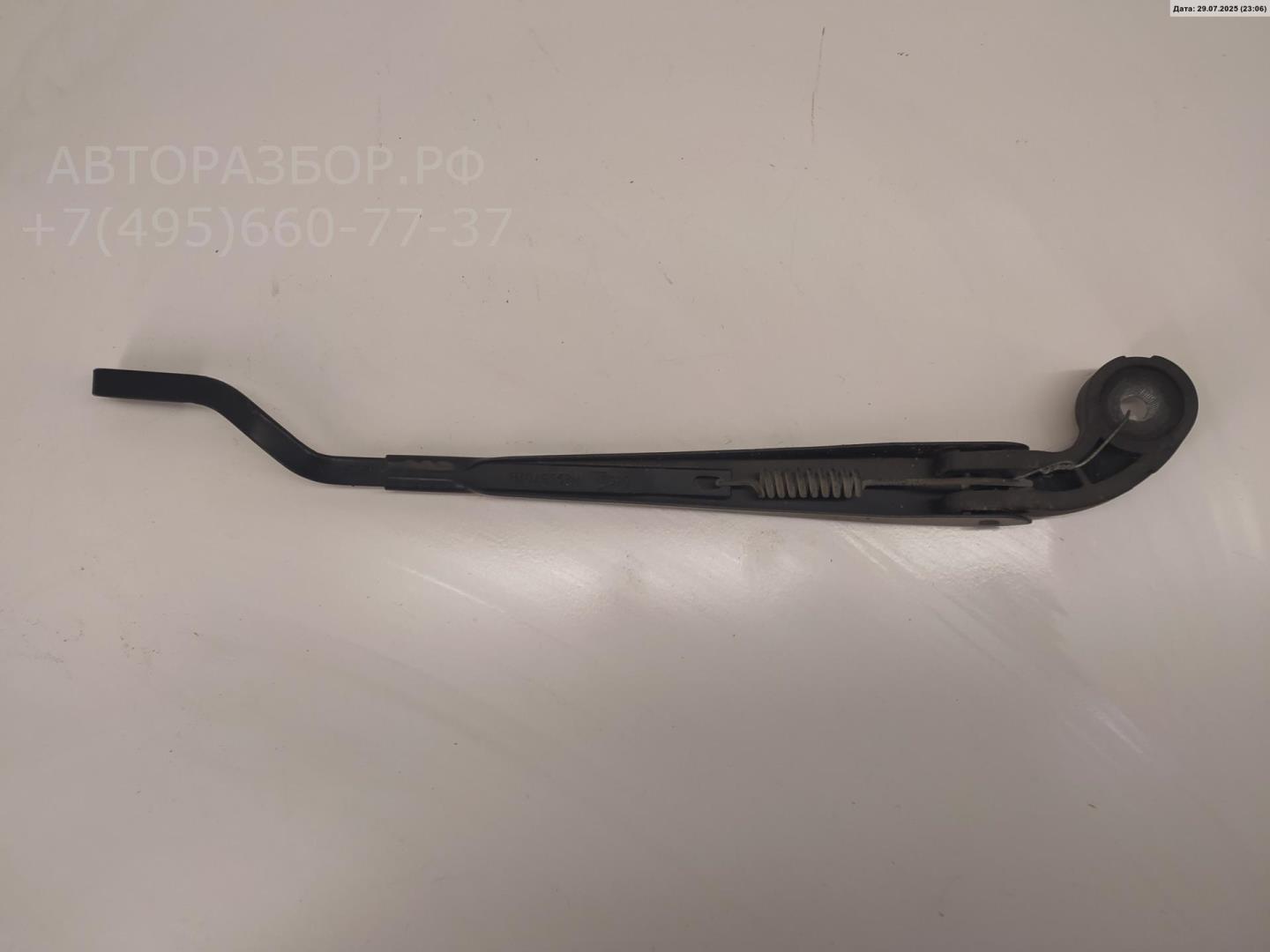 Поводок стеклоочистителя заднего