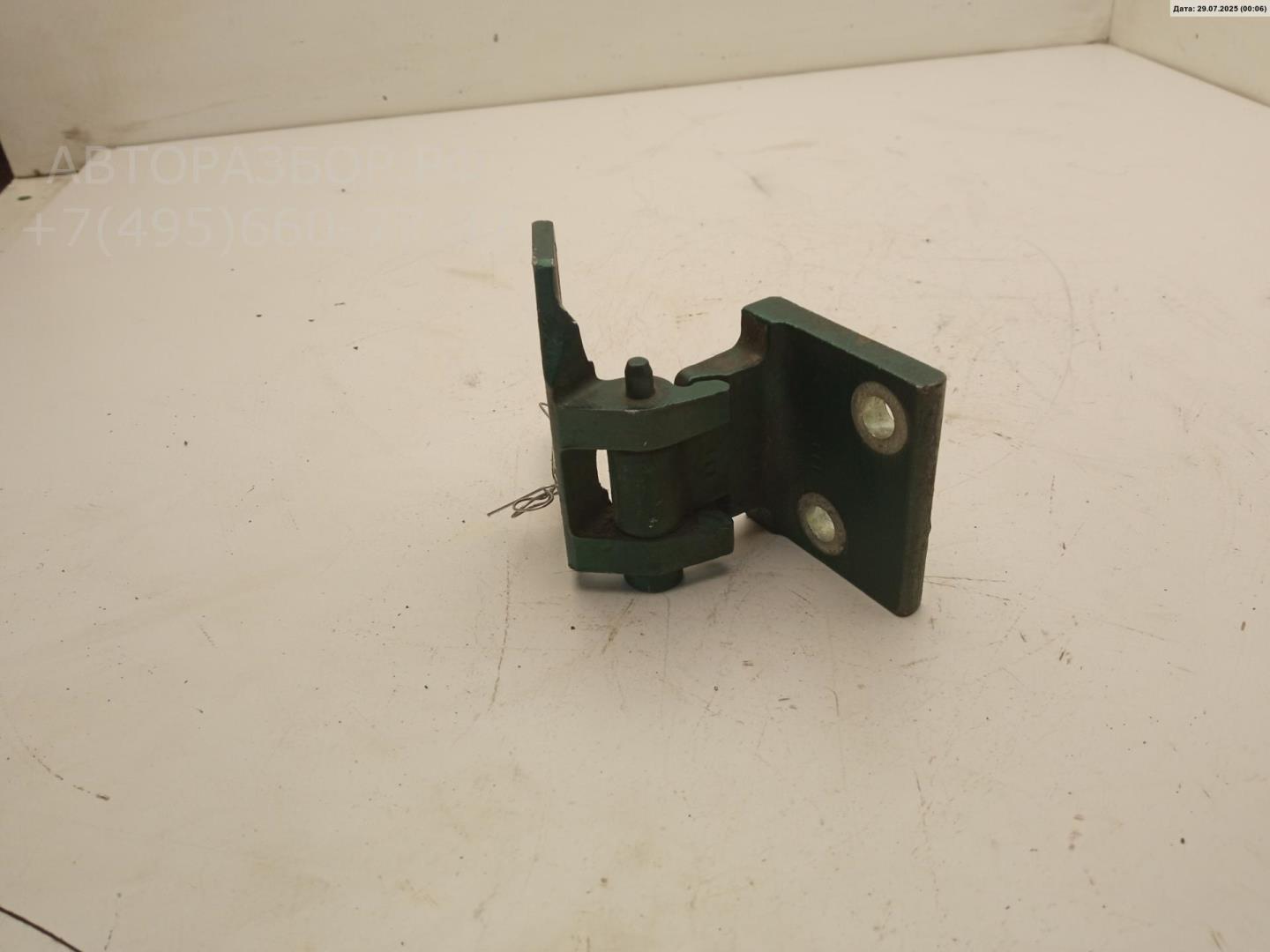 Петля двери