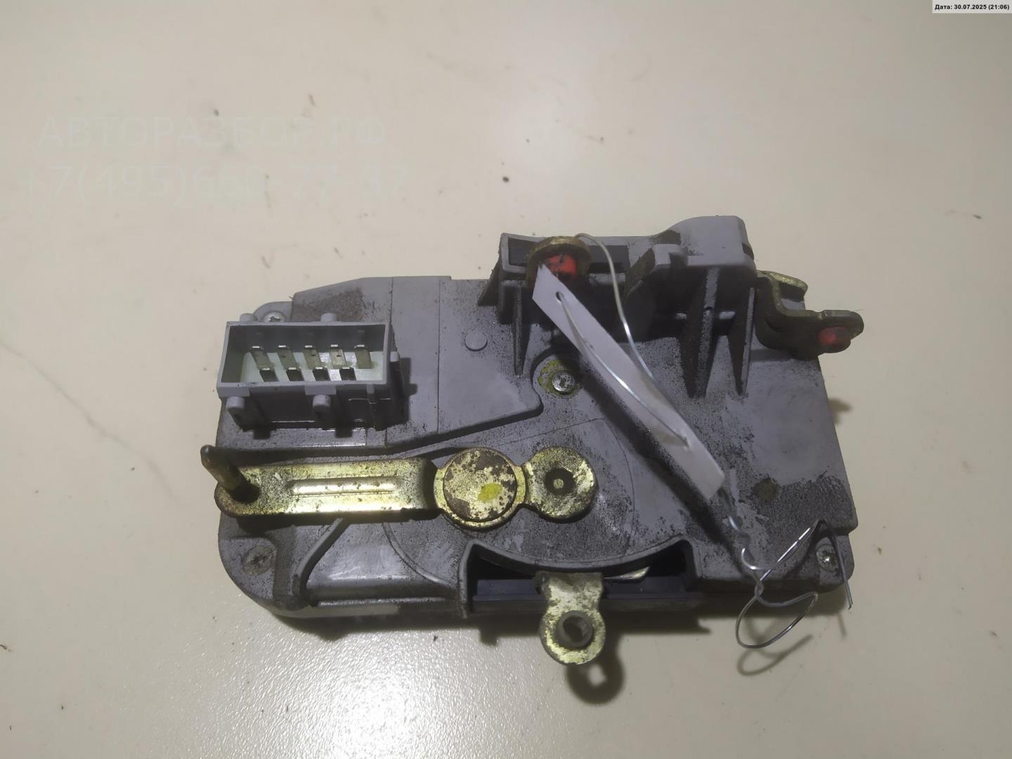 Замок двери передней правой