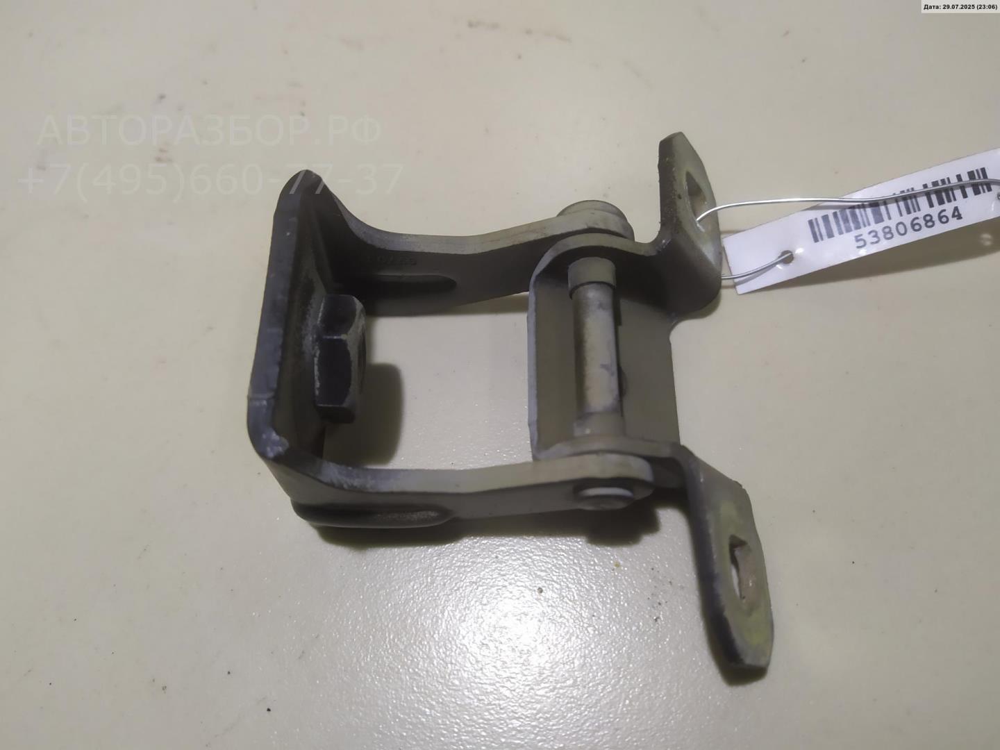 Петля крышки багажника