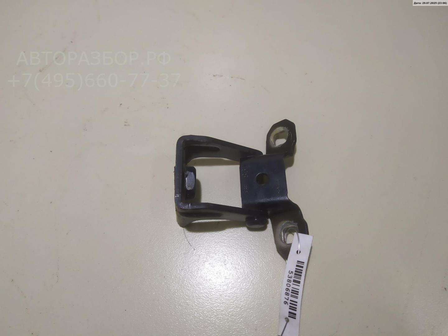 Петля крышки багажника