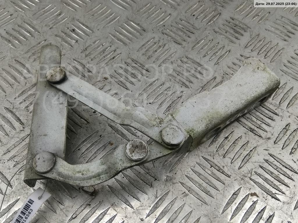 Петля капота левая