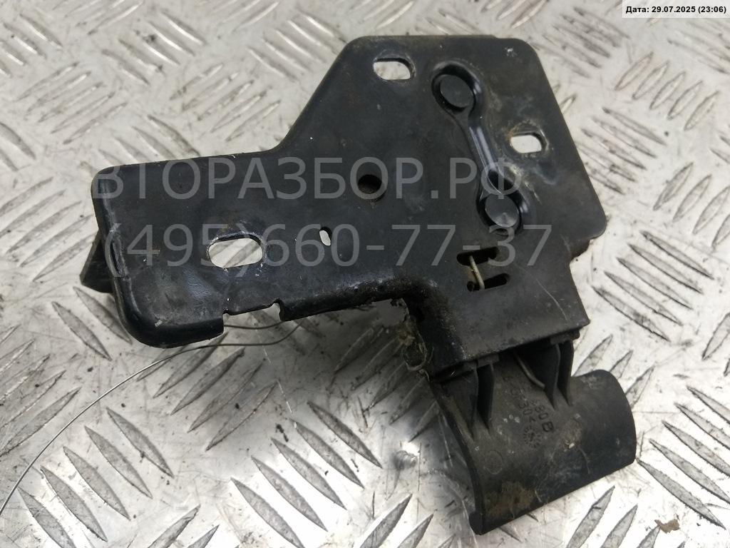 Замок капота