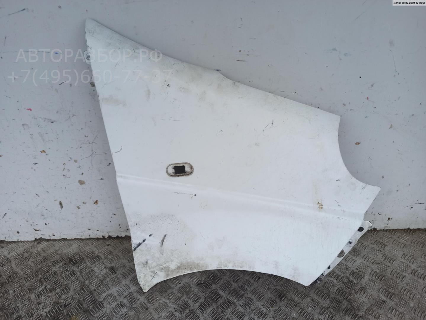 Крыло переднее правое
