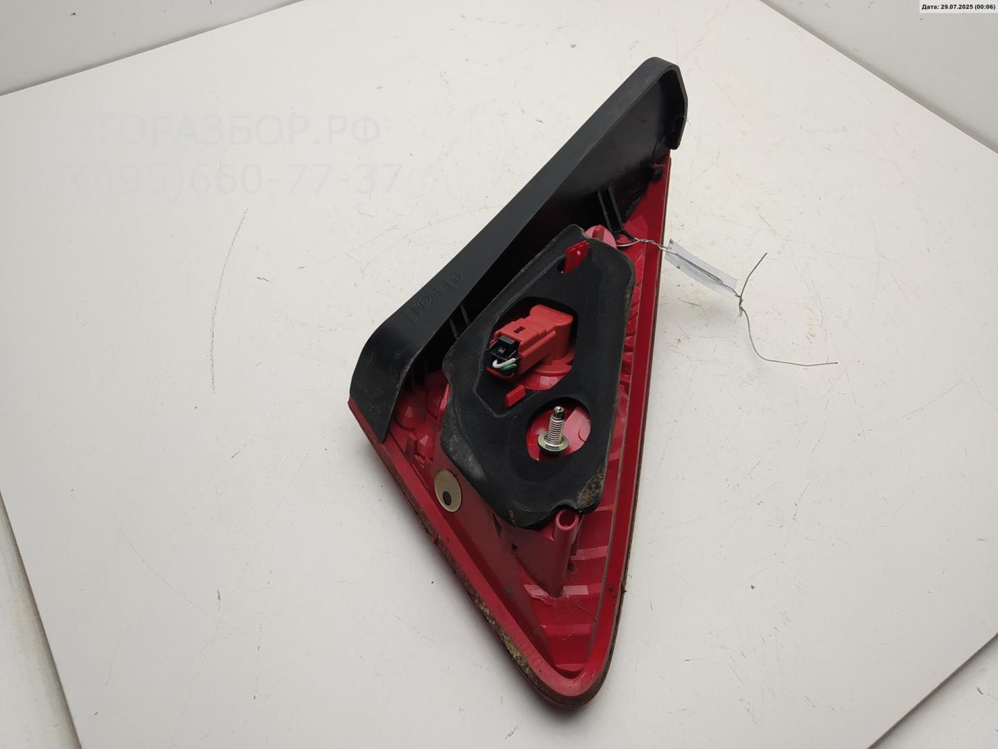 Фонарь задний внутренний правый