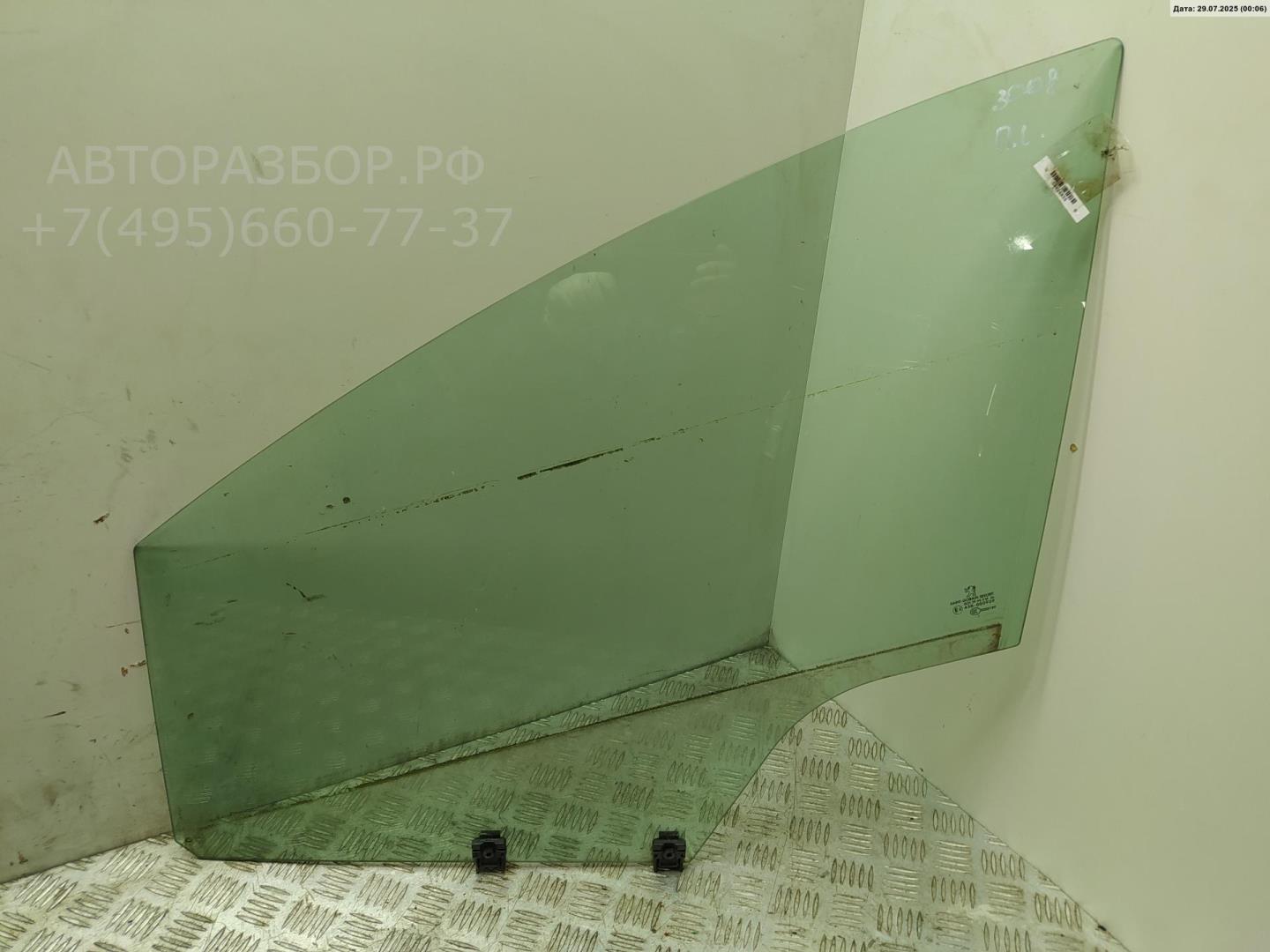 Стекло двери передней левой
