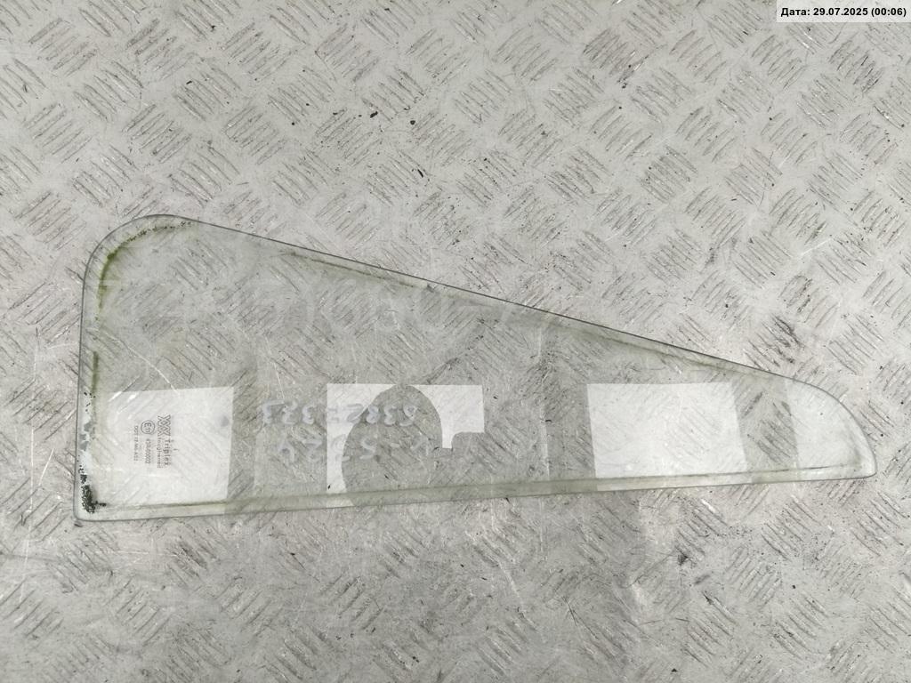 Стекло двери передней левой (форточка)