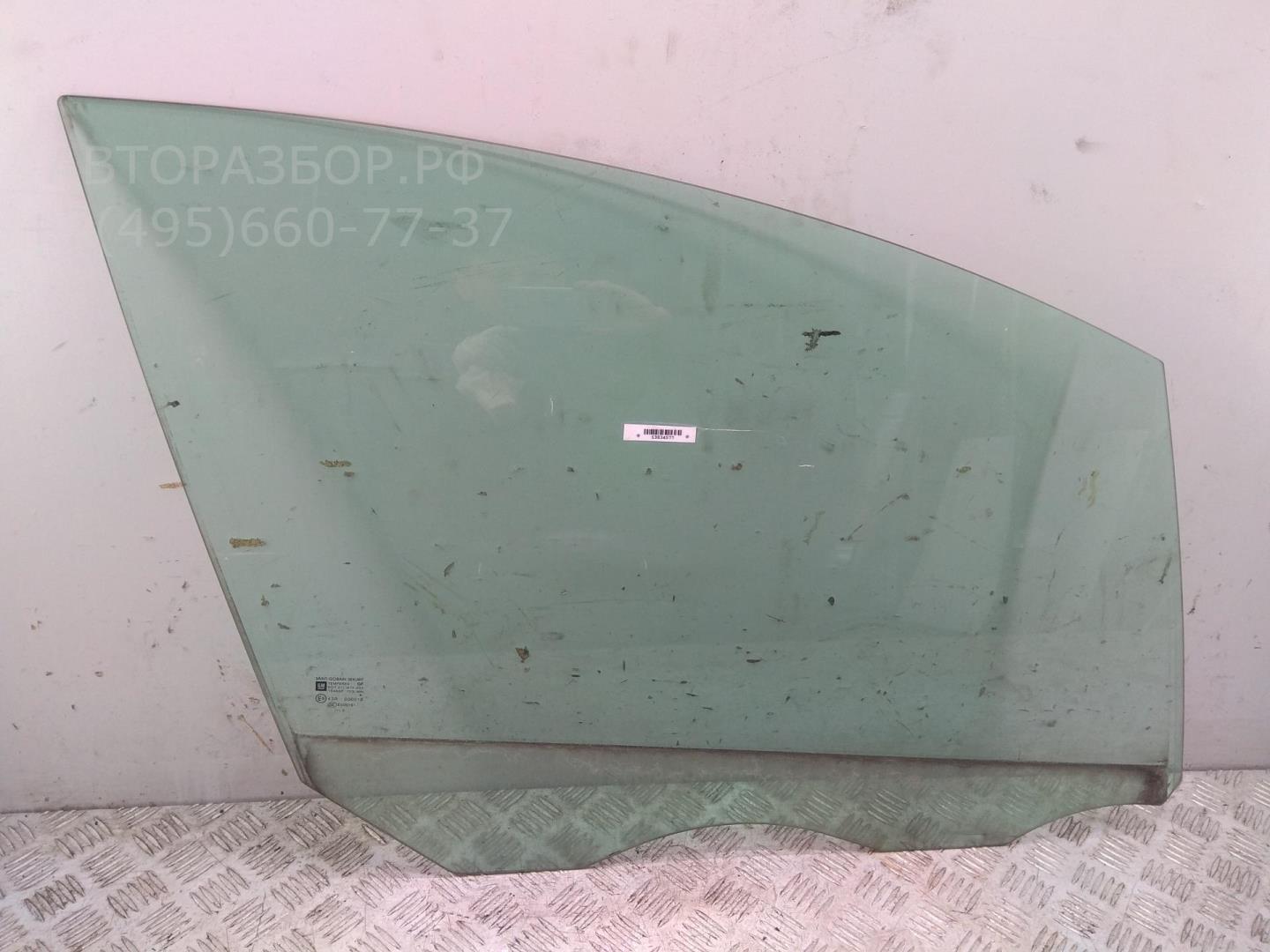 Стекло двери передней правой