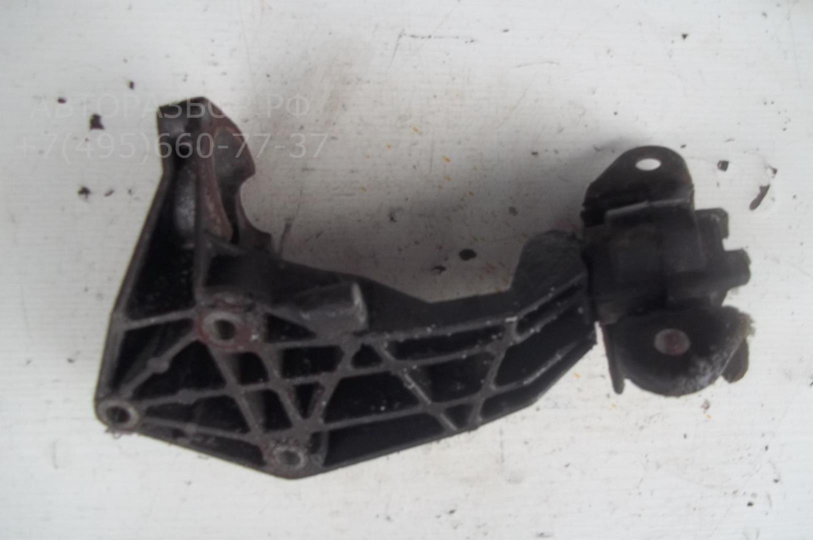 Кронштейн двигателя передний