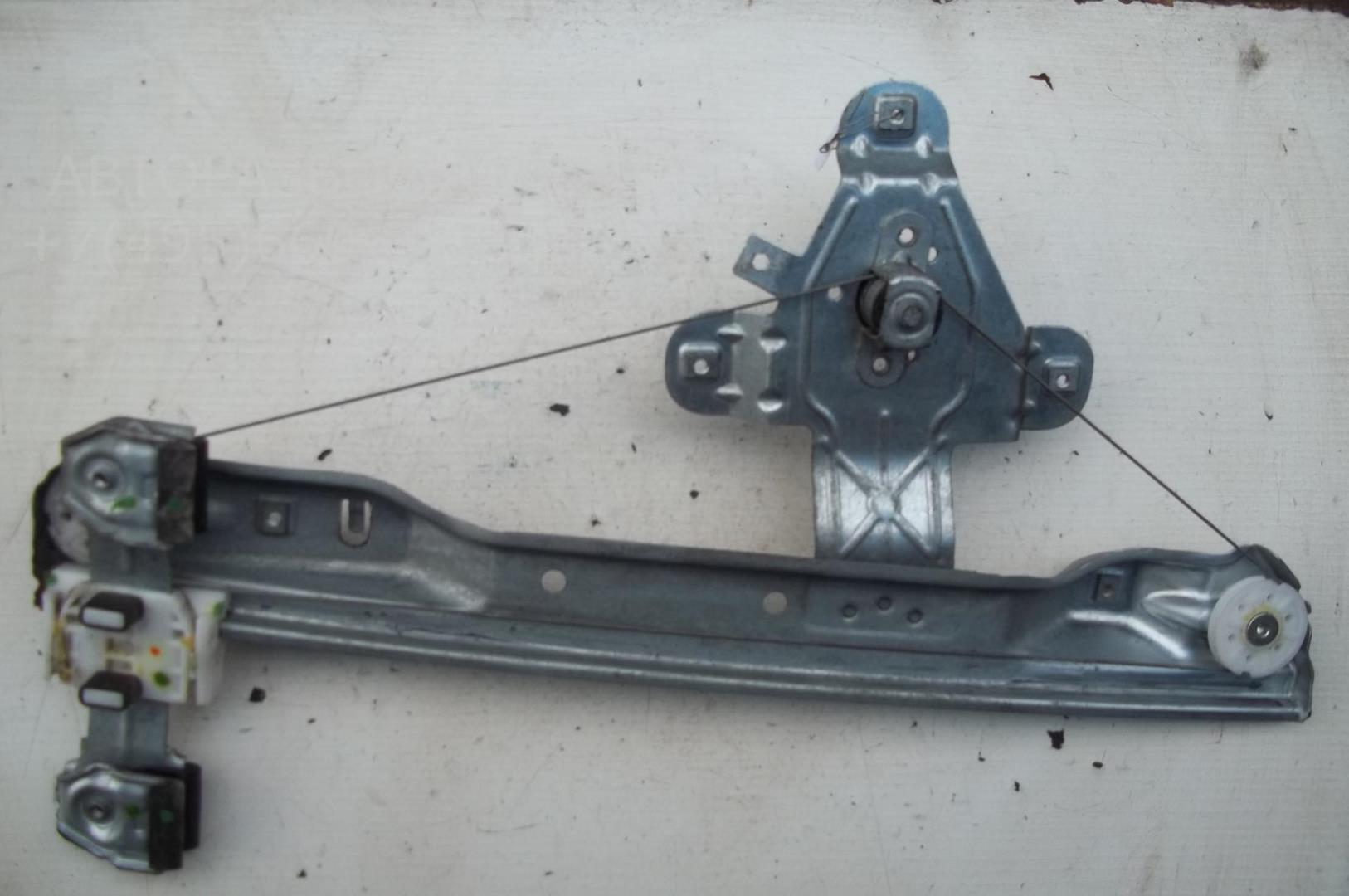 Стеклоподъемник механ. задний левый