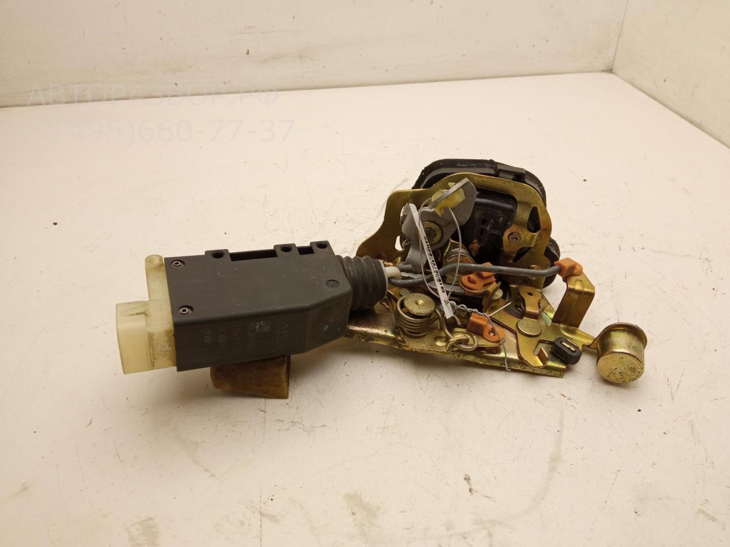 Замок двери задней правой